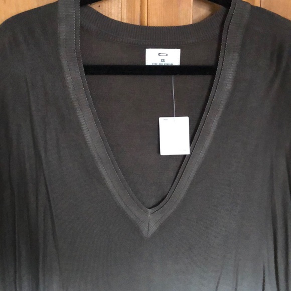 XS Ombré mint and grey top with deep v-neck - Picture 3 of 3